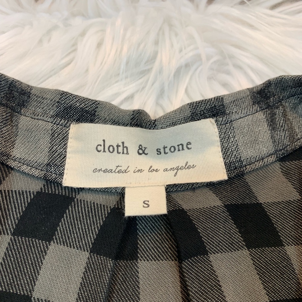 Cloth & Stone Split Back Button Down Top Raw Hem - image 3